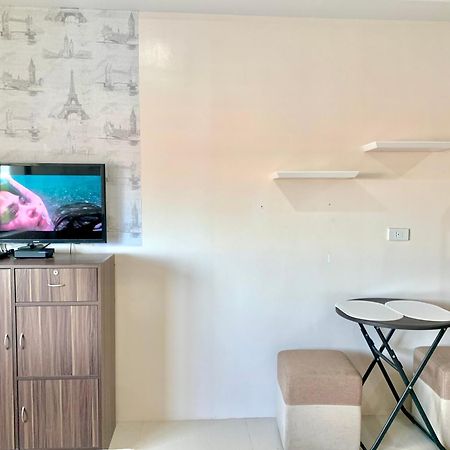 The Persimmon Studios Near Ayala And Sm City 宿务 客房 照片