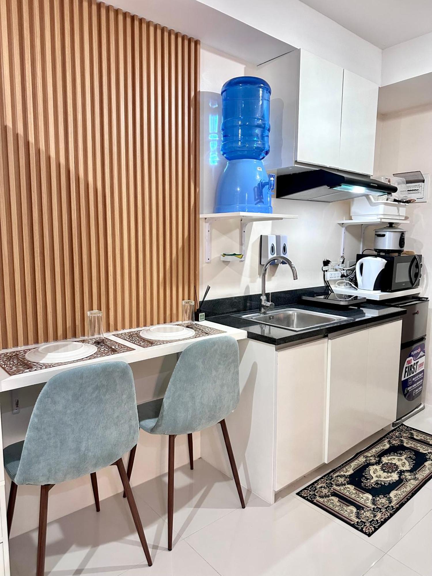The Persimmon Studios Near Ayala And Sm City 宿务 外观 照片