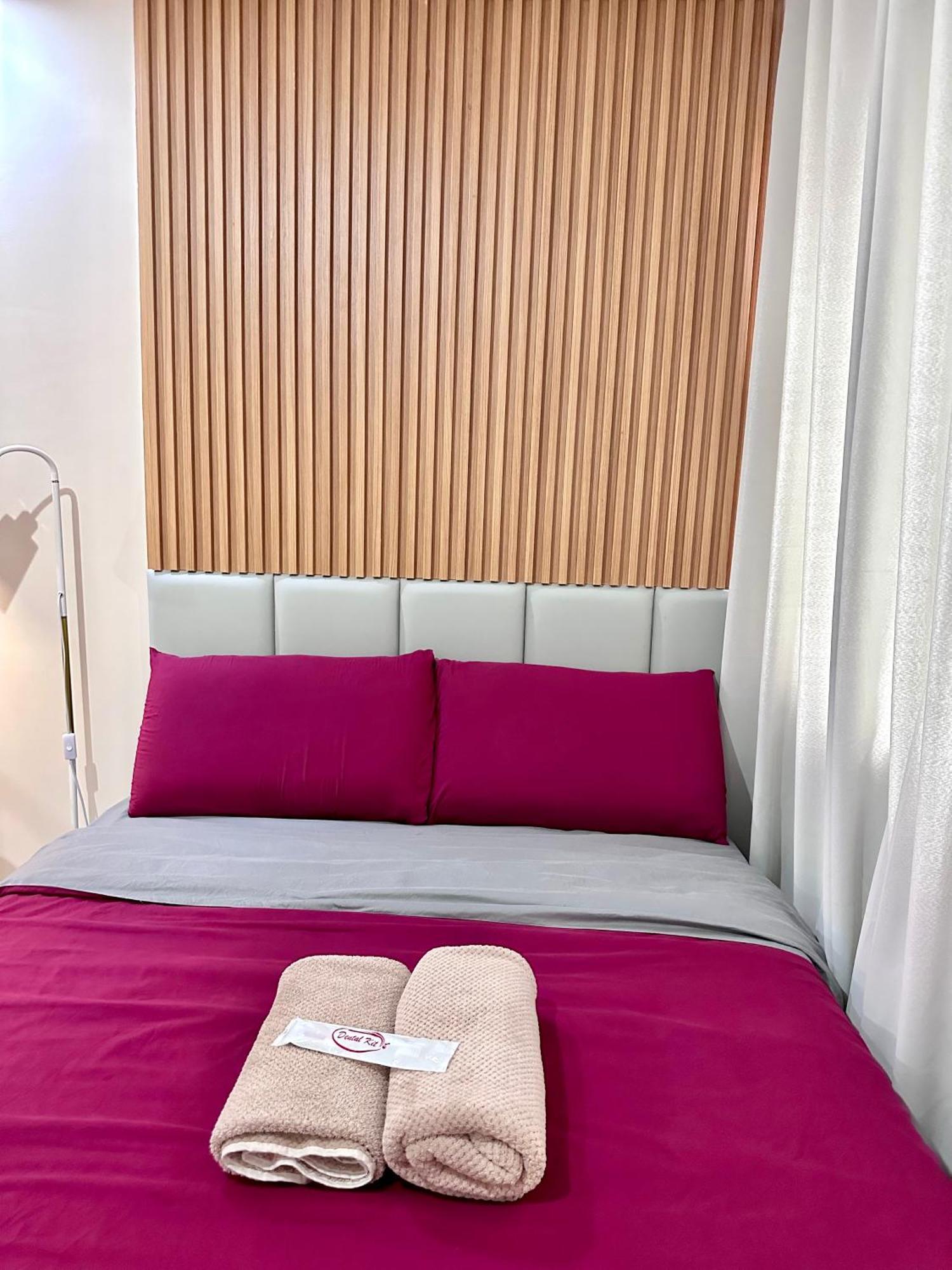 The Persimmon Studios Near Ayala And Sm City 宿务 客房 照片