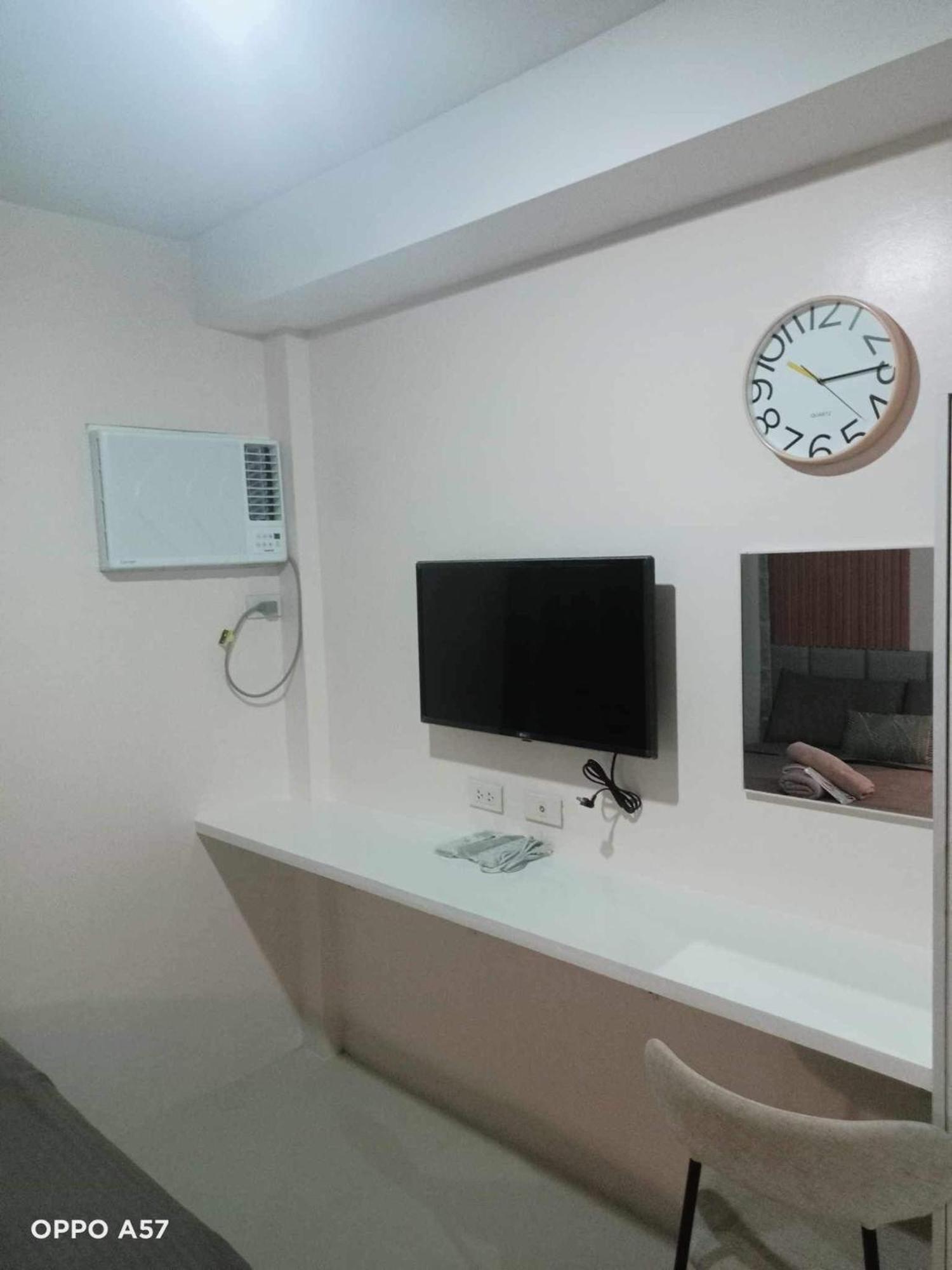 The Persimmon Studios Near Ayala And Sm City 宿务 客房 照片