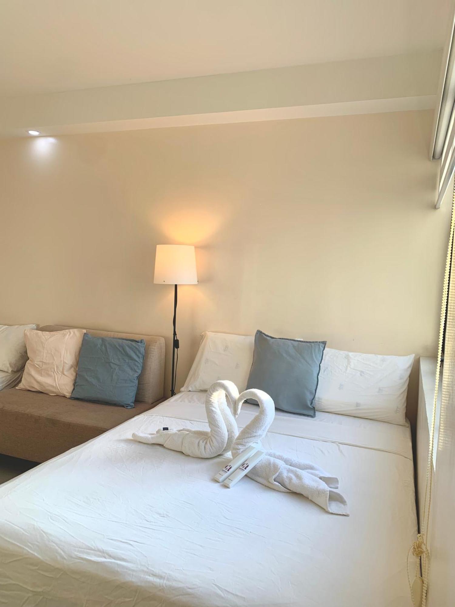 The Persimmon Studios Near Ayala And Sm City 宿务 客房 照片