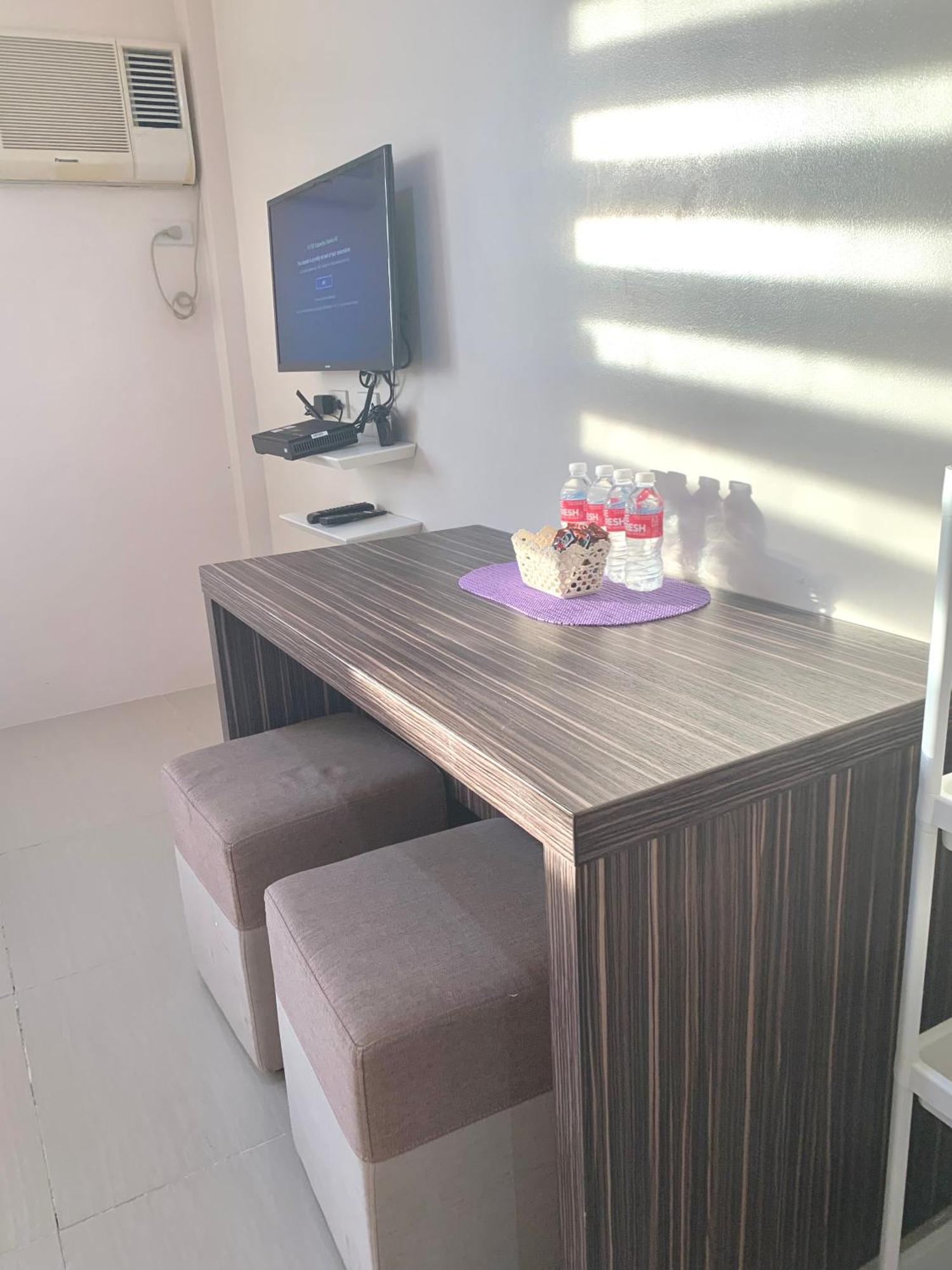 The Persimmon Studios Near Ayala And Sm City 宿务 客房 照片