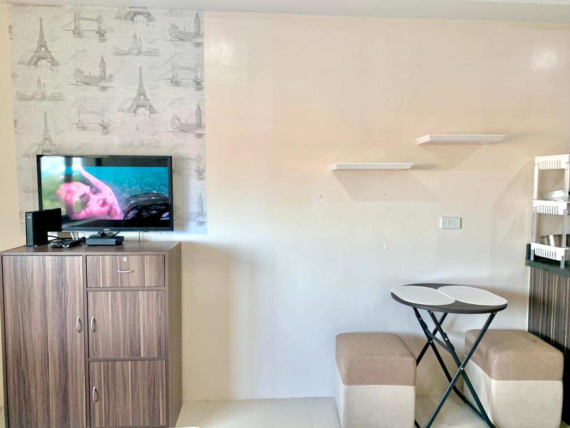 The Persimmon Studios Near Ayala And Sm City 宿务 客房 照片