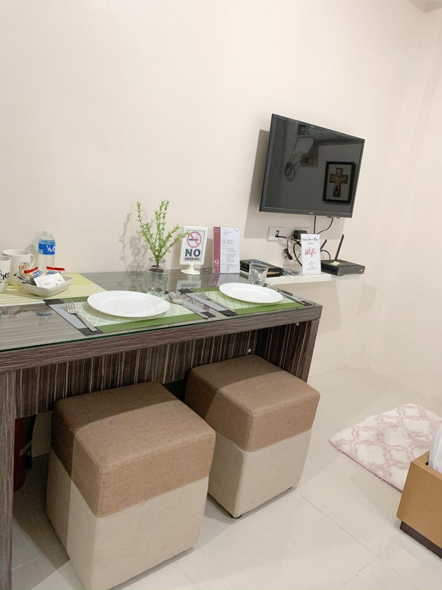 The Persimmon Studios Near Ayala And Sm City 宿务 客房 照片