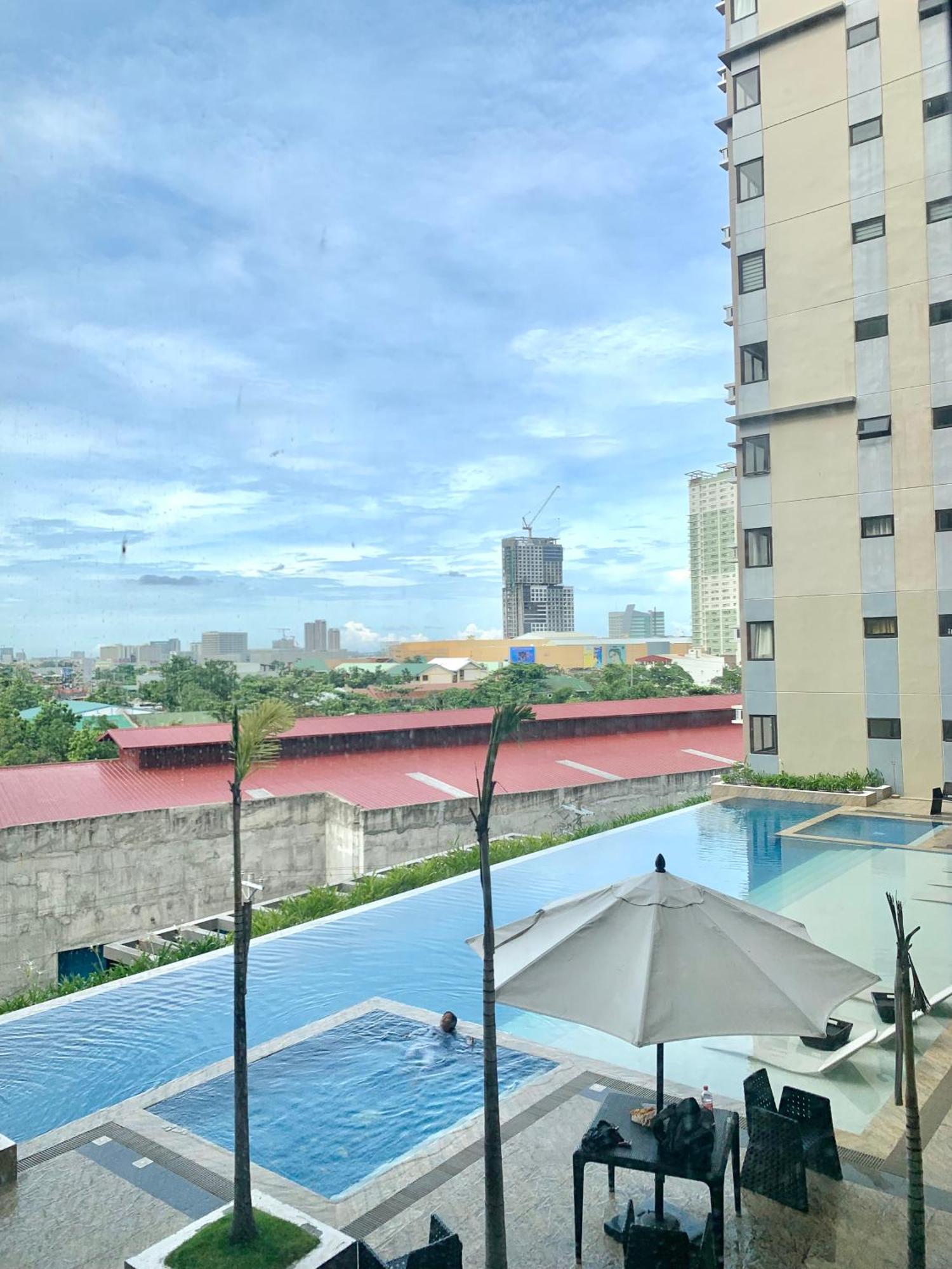 The Persimmon Studios Near Ayala And Sm City 宿务 客房 照片