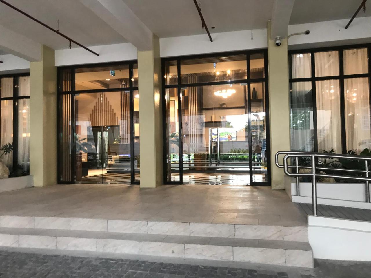 The Persimmon Studios Near Ayala And Sm City 宿务 外观 照片